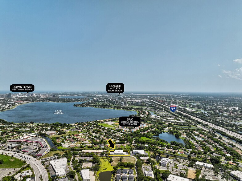 4450 S Tiffany Dr, West Palm Beach, FL à vendre - Photo de l’immeuble – Image 2 sur 32