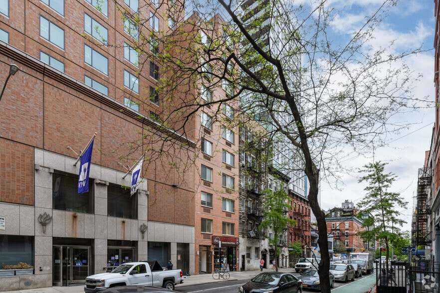 137 E 13th St, New York, NY à vendre - Photo de l’immeuble – Image 3 sur 14