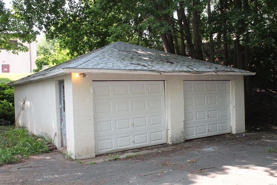 26 Edgewood Pl, Meriden, CT à vendre - Photo de l’immeuble – Image 2 sur 7