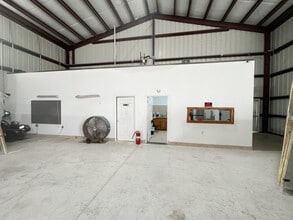 2950 Preston Ave, Pasadena, TX à louer Photo intérieure– Image 2 sur 5