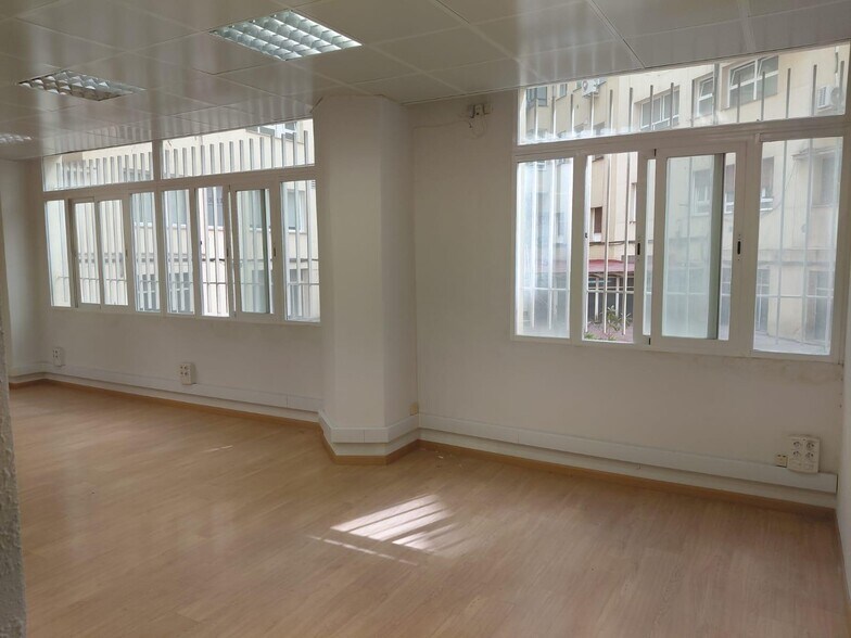 Immeuble residentiel dans Madrid, Madrid à vendre - Photo intérieure – Image 2 sur 17