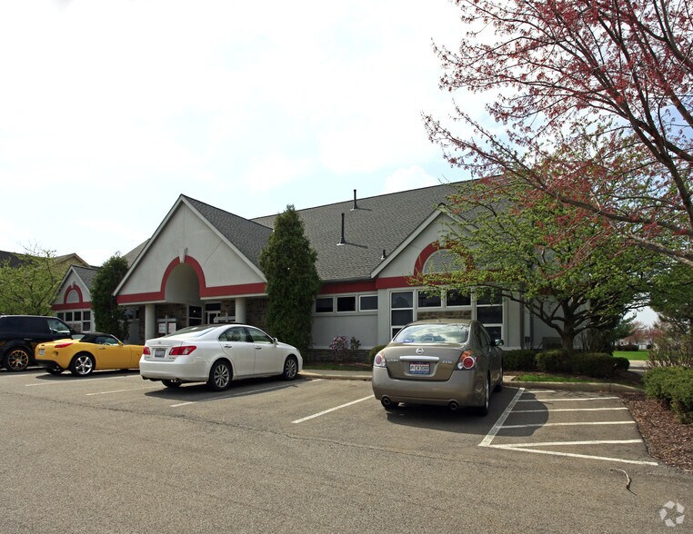 5311 Meadow Lane Ct, Sheffield Village, OH à vendre - Photo de l’immeuble – Image 2 sur 2