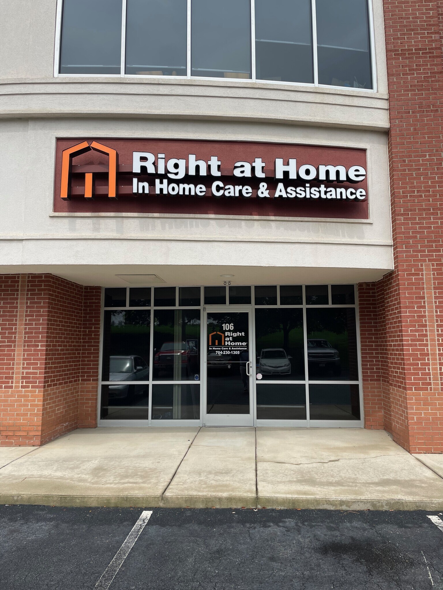 107 Kilson Dr, Mooresville, NC à louer Photo principale– Image 1 sur 10