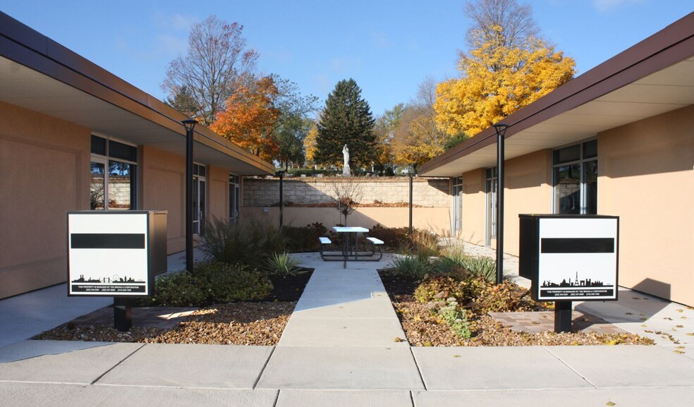 S22W22660 Broadway, Waukesha, WI à louer - Photo de l’immeuble – Image 3 sur 14