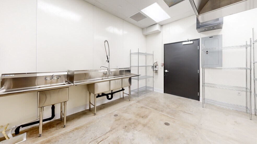 6222 San Fernando Rd, Glendale, CA à louer - Numérisation 3D Matterport – Image 2 sur 33