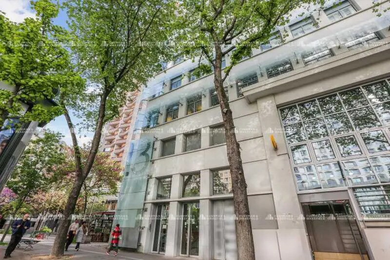 23-23 Avenue D'Italie, Paris à louer - Photo de l’immeuble – Image 2 sur 11