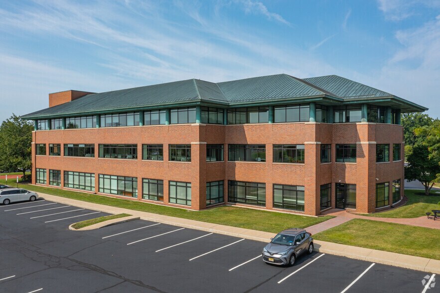 100 Brandywine Blvd, Newtown, PA à louer - Photo de l’immeuble – Image 2 sur 7
