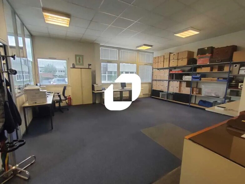 Bureau dans Bièvres à louer - Photo de l’immeuble – Image 3 sur 9