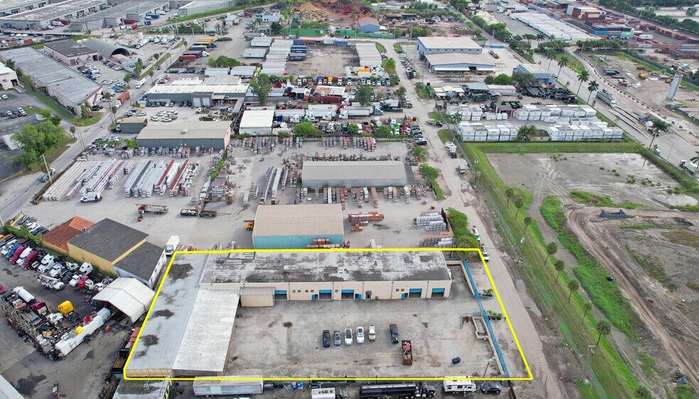 9165 NW 96th St, Medley, FL à vendre - Photo de l’immeuble – Image 2 sur 16