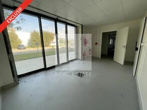 Local d'activités dans Moirans à vendre Photo intérieure– Image 2 sur 9