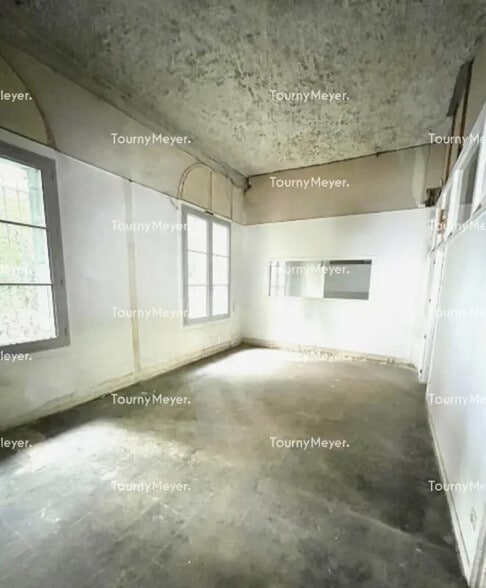 Bureau dans Nîmes à louer - Photo de l’immeuble – Image 2 sur 5