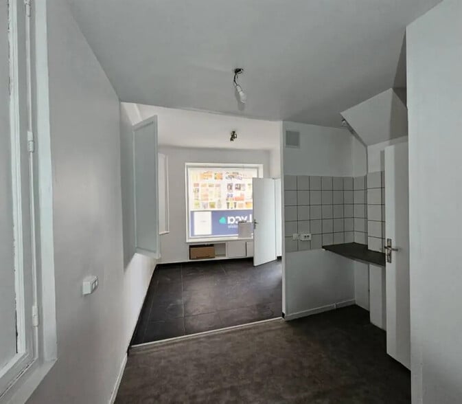 Local commercial dans La Garenne-Colombes à louer - Photo intérieure – Image 2 sur 4