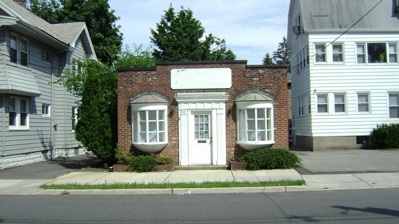 674 Bloomfield Ave, Nutley, NJ à vendre - Photo principale – Image 1 sur 2