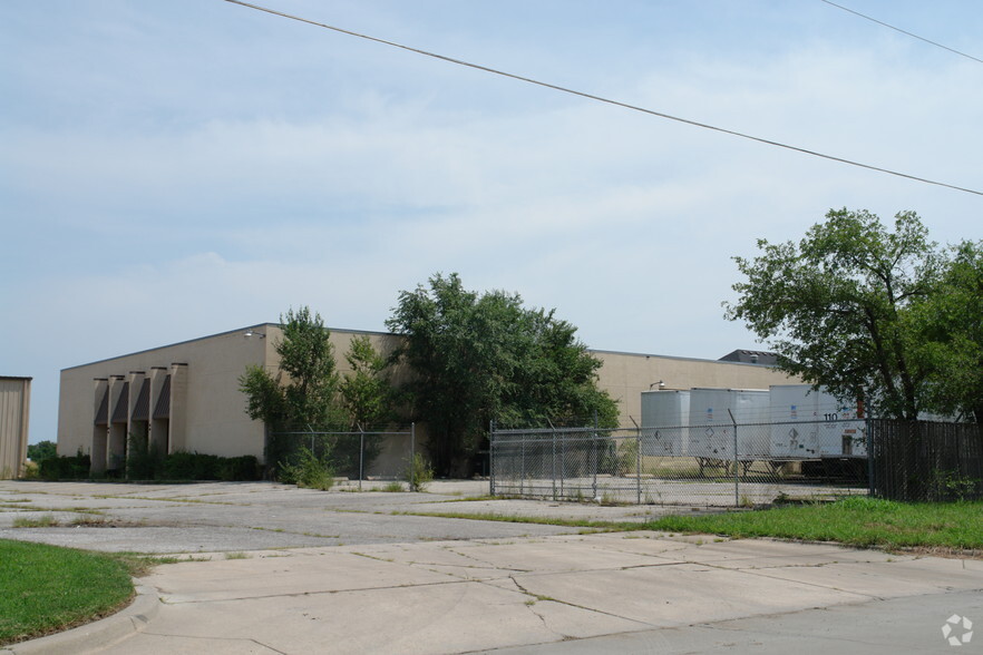 1630 S St Clair St, Wichita, KS à louer - Photo de l’immeuble – Image 2 sur 2