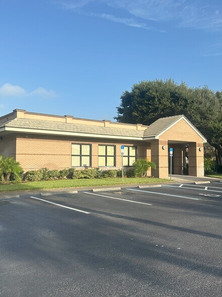 100 3rd St N, Jacksonville Beach, FL à vendre - Photo de l’immeuble – Image 1 sur 9