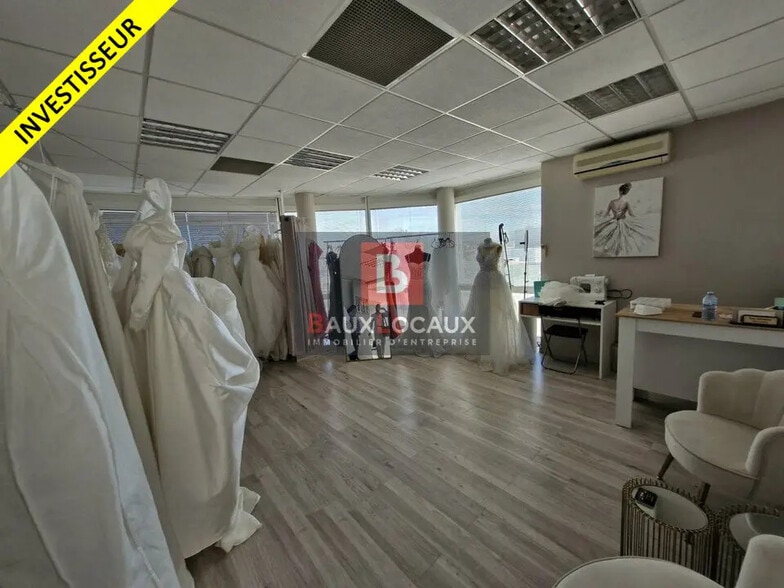 Local d'activités dans Marignane à vendre - Photo de l’immeuble – Image 3 sur 12