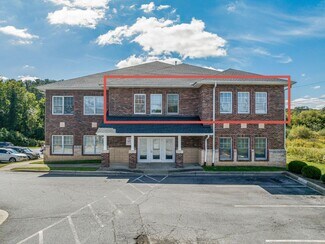 Plus de détails pour 120 Chadwick Square Ct, Hendersonville, NC - Bureau à vendre