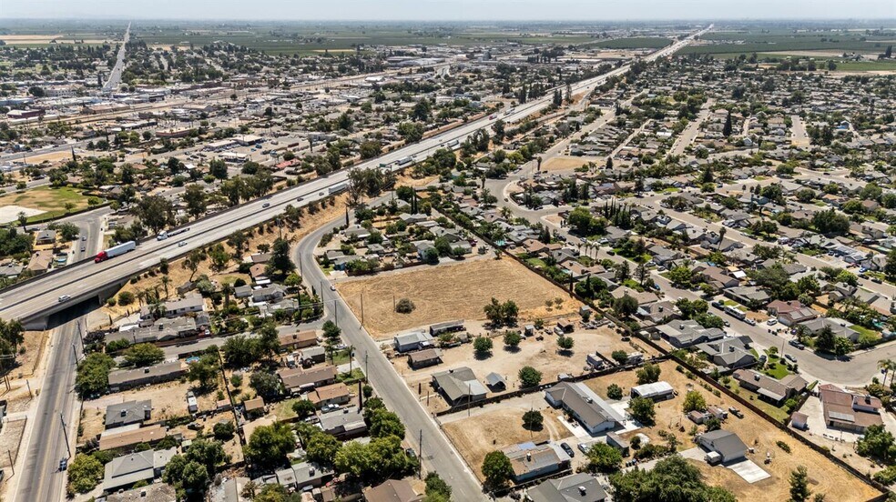 2595 Pine St, Selma, CA à vendre - Photo de l’immeuble – Image 3 sur 9