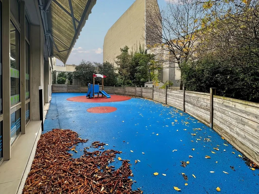 Local commercial dans Paris à louer Photo de l’immeuble– Image 1 sur 10