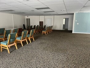 101-115 Margaret St, Brandon, FL à louer Photo intérieure– Image 1 sur 2