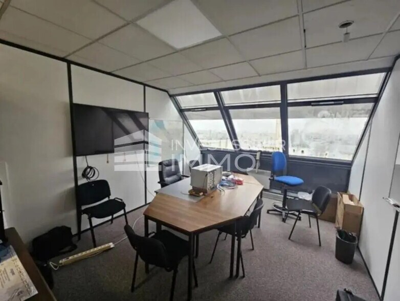 Bureau dans Pantin à louer - Photo de l’immeuble – Image 1 sur 7