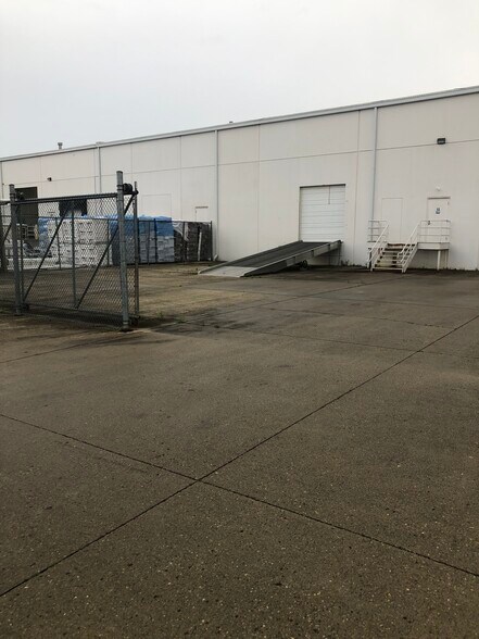 10051 Simonson Rd, Harrison, OH à louer - Photo de l’immeuble – Image 2 sur 17