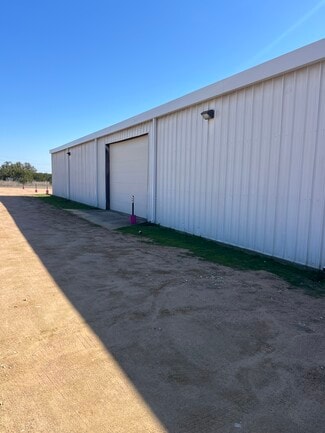Plus de détails pour 350 County Road 277, Liberty Hill, TX - Industriel/Logistique à louer
