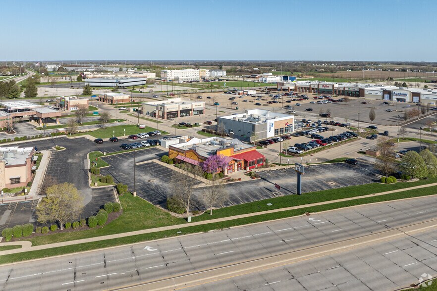 7411 N Grand Prairie Dr, Peoria, IL à louer - Aérien – Image 2 sur 4