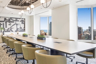425 S Financial Pl, Chicago, IL à louer Photo de l’immeuble– Image 1 sur 8