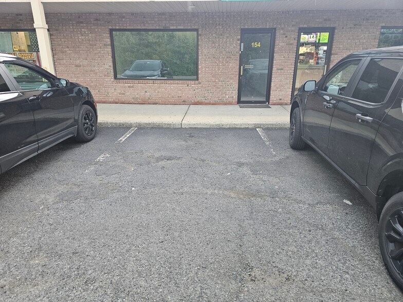 154 Adamsville Rd, Bridgewater, NJ à louer - Photo de l’immeuble – Image 2 sur 5