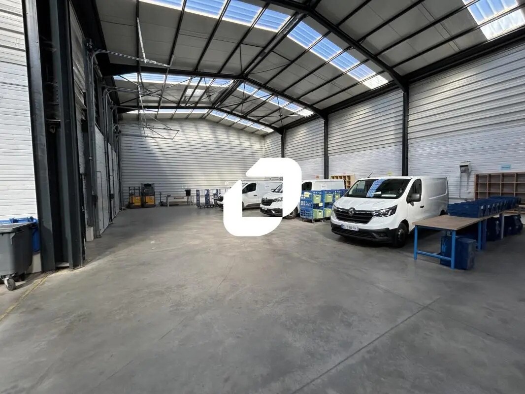 Bureau dans Combs-la-Ville à louer Photo de l’immeuble– Image 1 sur 14