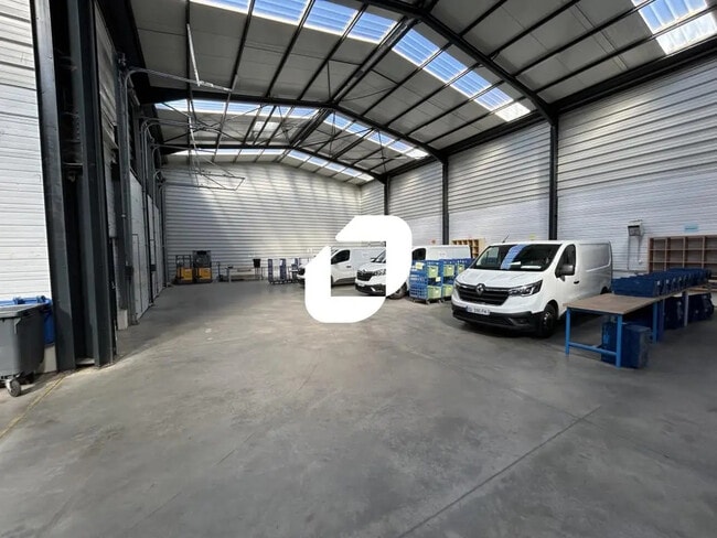 Plus de détails pour Bureau, Local d'activités à louer