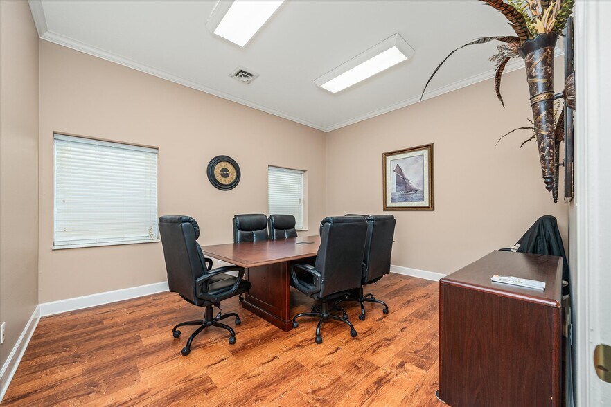 1307 West Ave, Crossville, TN à louer - Photo de l’immeuble – Image 3 sur 8