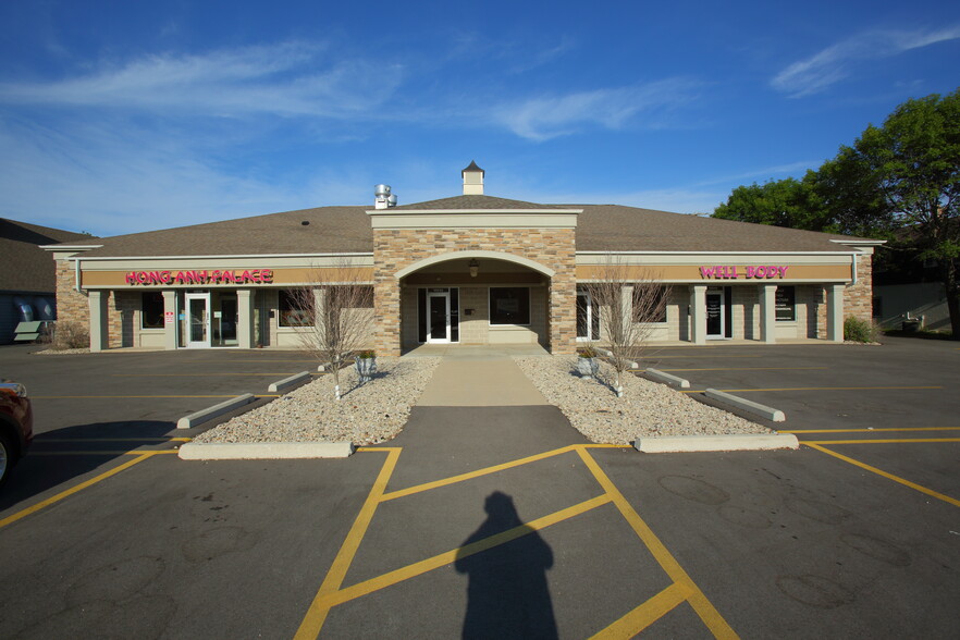 10040-10046 N Port Washington Rd, Mequon, WI à vendre - Photo de l’immeuble – Image 1 sur 6