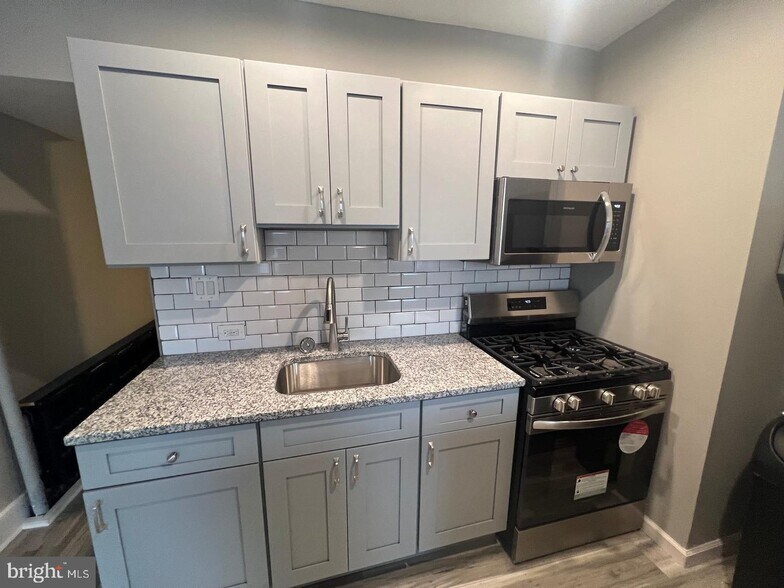 120 W Girard Ave, Philadelphia, PA à vendre - Photo de l’immeuble – Image 3 sur 22