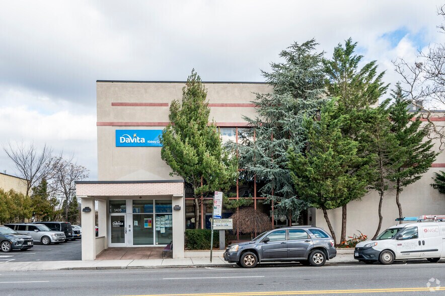 1435 86th St, Brooklyn, NY à louer - Photo de l’immeuble – Image 2 sur 6