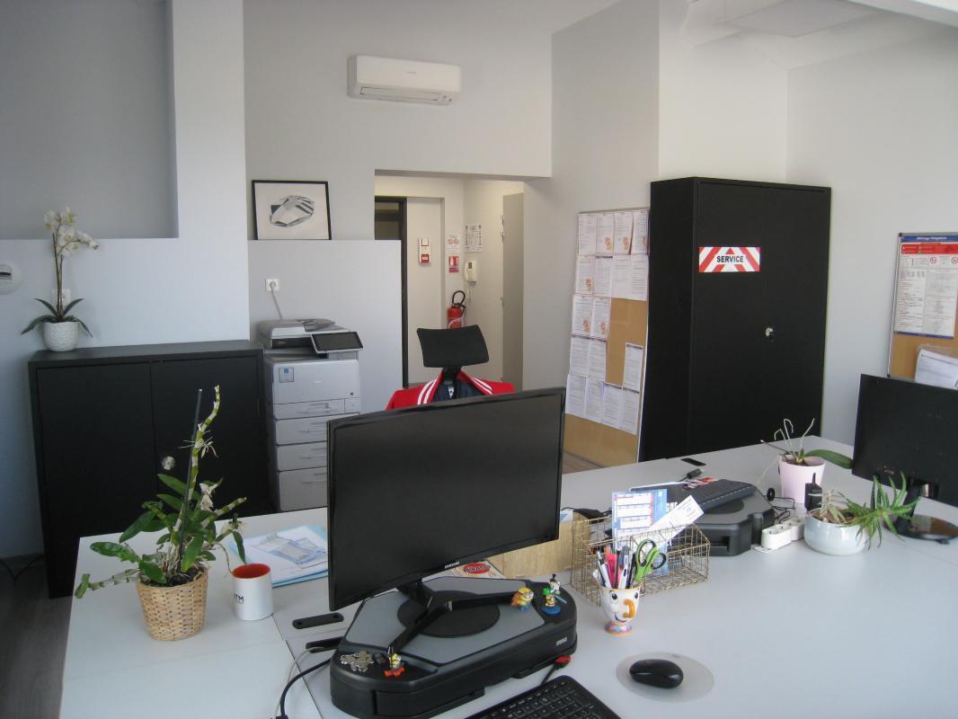 Bureau dans Aubagne à louer Photo de l’immeuble– Image 1 sur 6