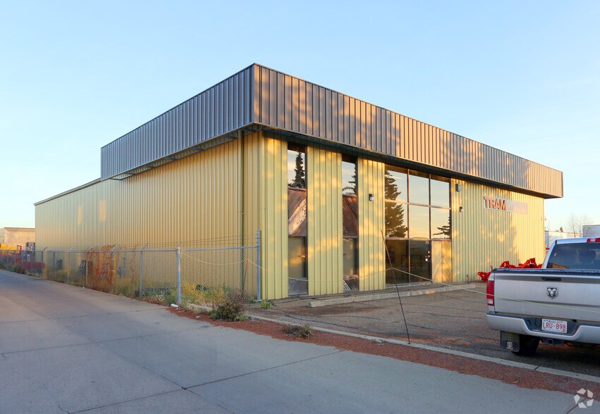 10757 182nd St NW, Edmonton, AB à vendre - Photo de l’immeuble – Image 3 sur 3