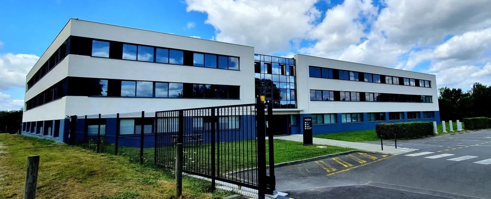 Bureau dans Bruz à louer Photo de l’immeuble– Image 1 sur 10