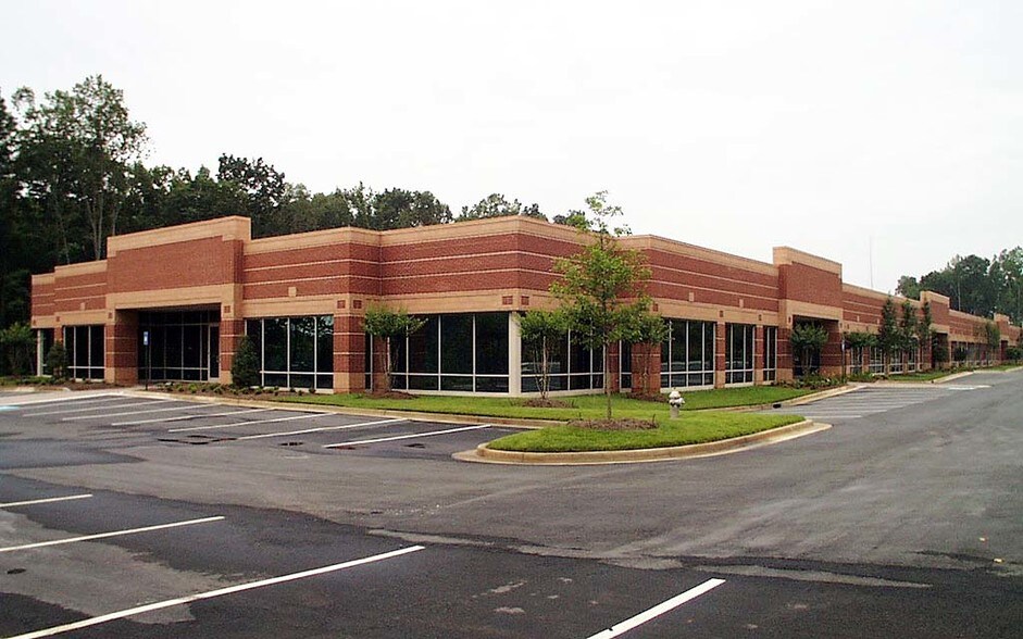 1550 N Brown Rd, Lawrenceville, GA à louer - Photo de l’immeuble – Image 2 sur 12