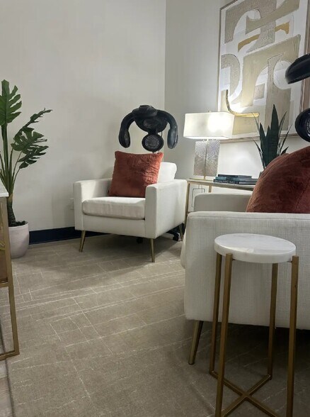 3930 Burbank Dr, Baton Rouge, LA à louer - Photo de l’immeuble – Image 2 sur 4