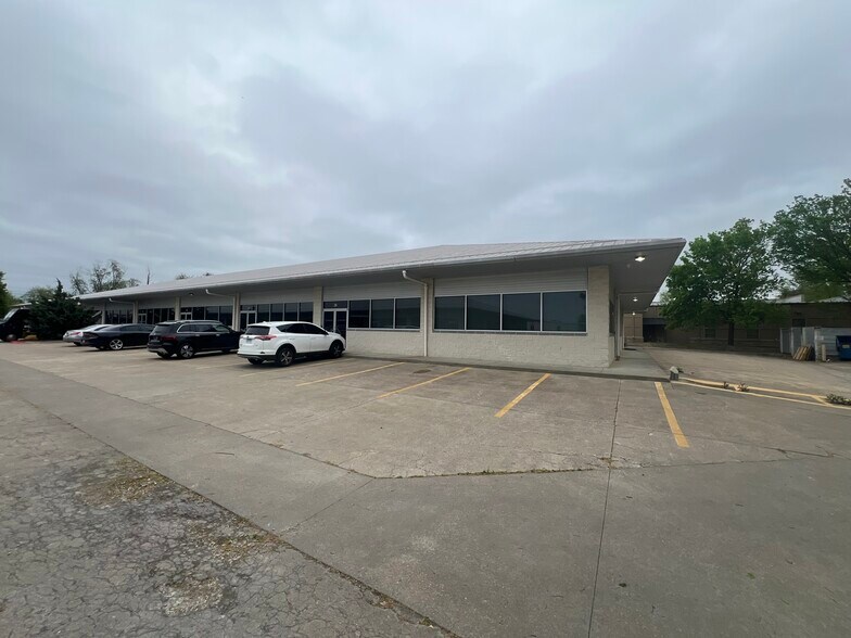 900-902 SE 5th St, Bentonville, AR à louer - Photo de l’immeuble – Image 1 sur 7
