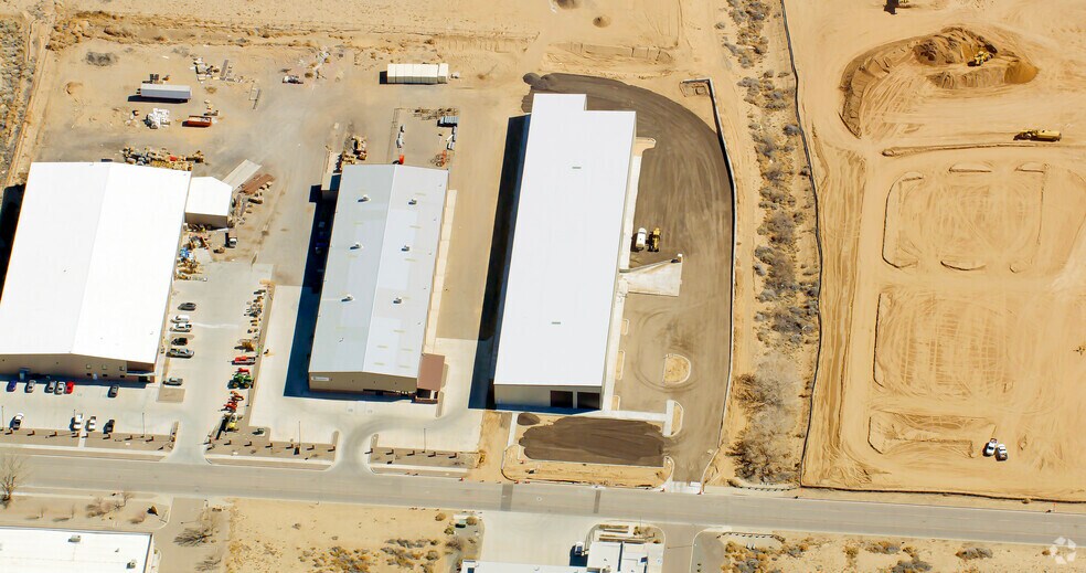 450 Sandsage Street, Los Lunas, NM à louer - Photo de l’immeuble – Image 2 sur 8