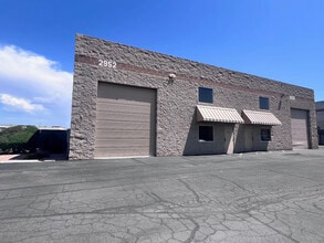 2952 Marco St, Las Vegas, NV à louer Photo de l’immeuble– Image 1 sur 7