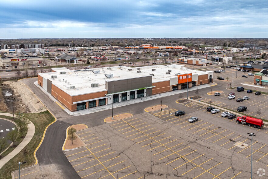 12550 Riverdale Blvd NW, Coon Rapids, MN à louer - Aérien – Image 2 sur 9