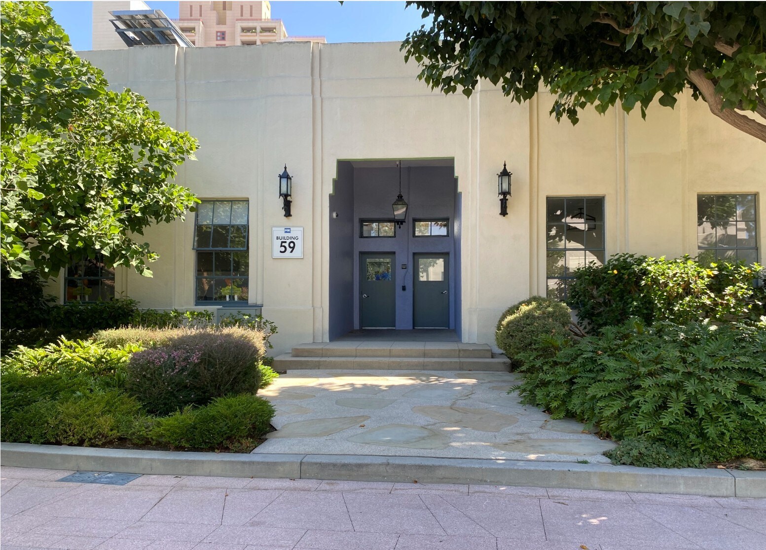 10201 W Pico Blvd, Los Angeles, CA à louer Photo principale– Image 1 sur 4