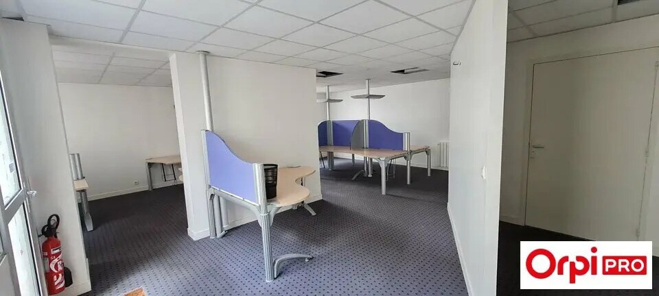 Bureau dans Saint-Brieuc à louer - Photo de l’immeuble – Image 2 sur 4