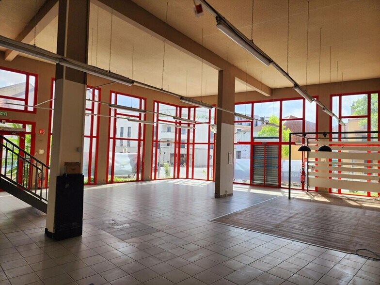 Local commercial dans Houilles à louer - Photo de l’immeuble – Image 3 sur 15