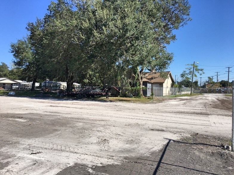 2610 E US Hwy 92, Plant City, FL à louer - Photo principale – Image 1 sur 6