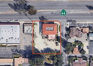 300 W Foothill Blvd, Claremont, CA - VUE AÉRIENNE  vue de carte